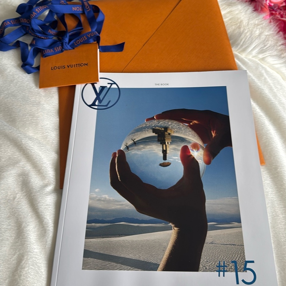 New Louse Vuitton fashion book #15 - Picture 1 of 4